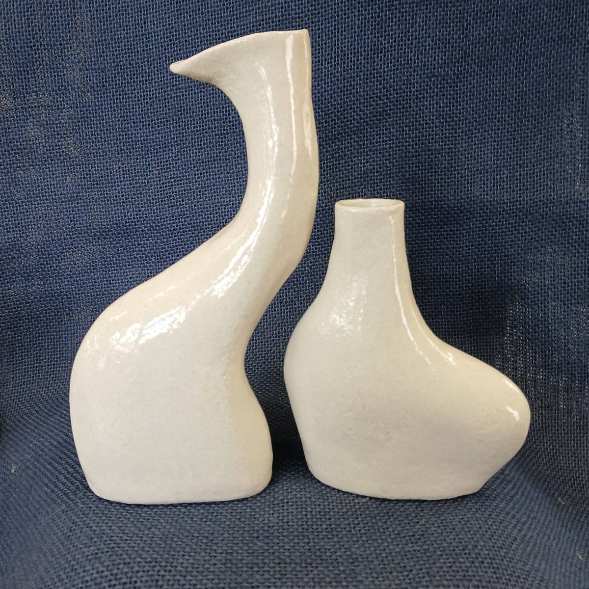 Gossiping Vases