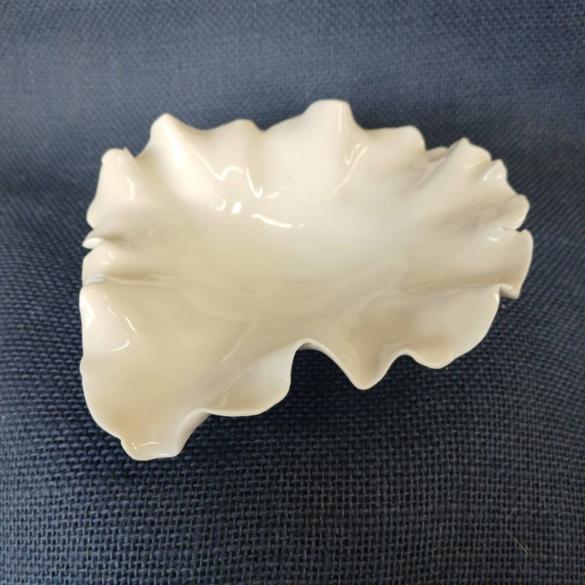 White flared porcelain&nbsp;bowl