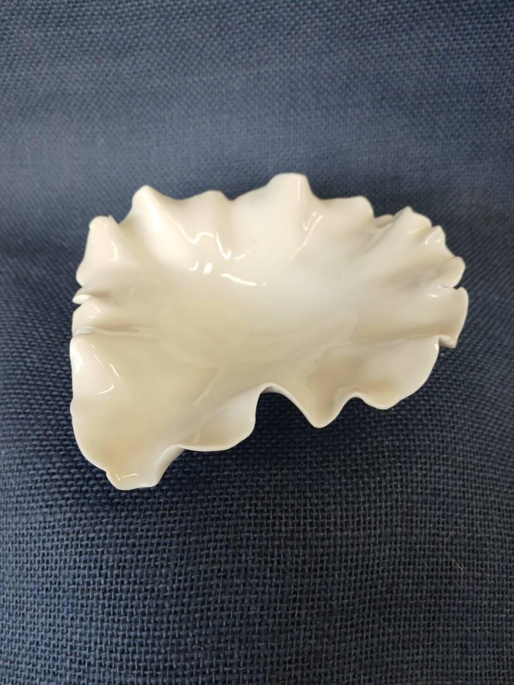 White flared porcelain&nbsp;bowl